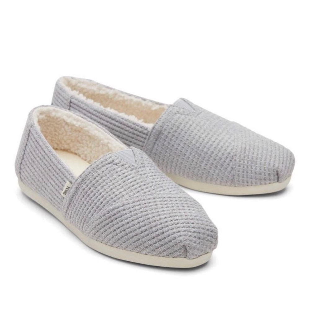 TOMS x West Elm Mid Gray REPREVE Waffle knit/faux shearling, BNWT and box.